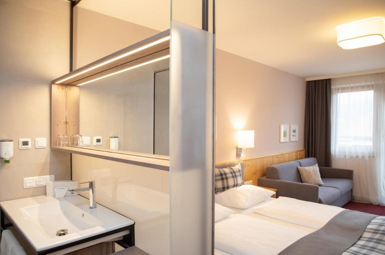 Hotel Gasthof Zum Kirchenwirt Puch bei Hallein Luaran gambar
