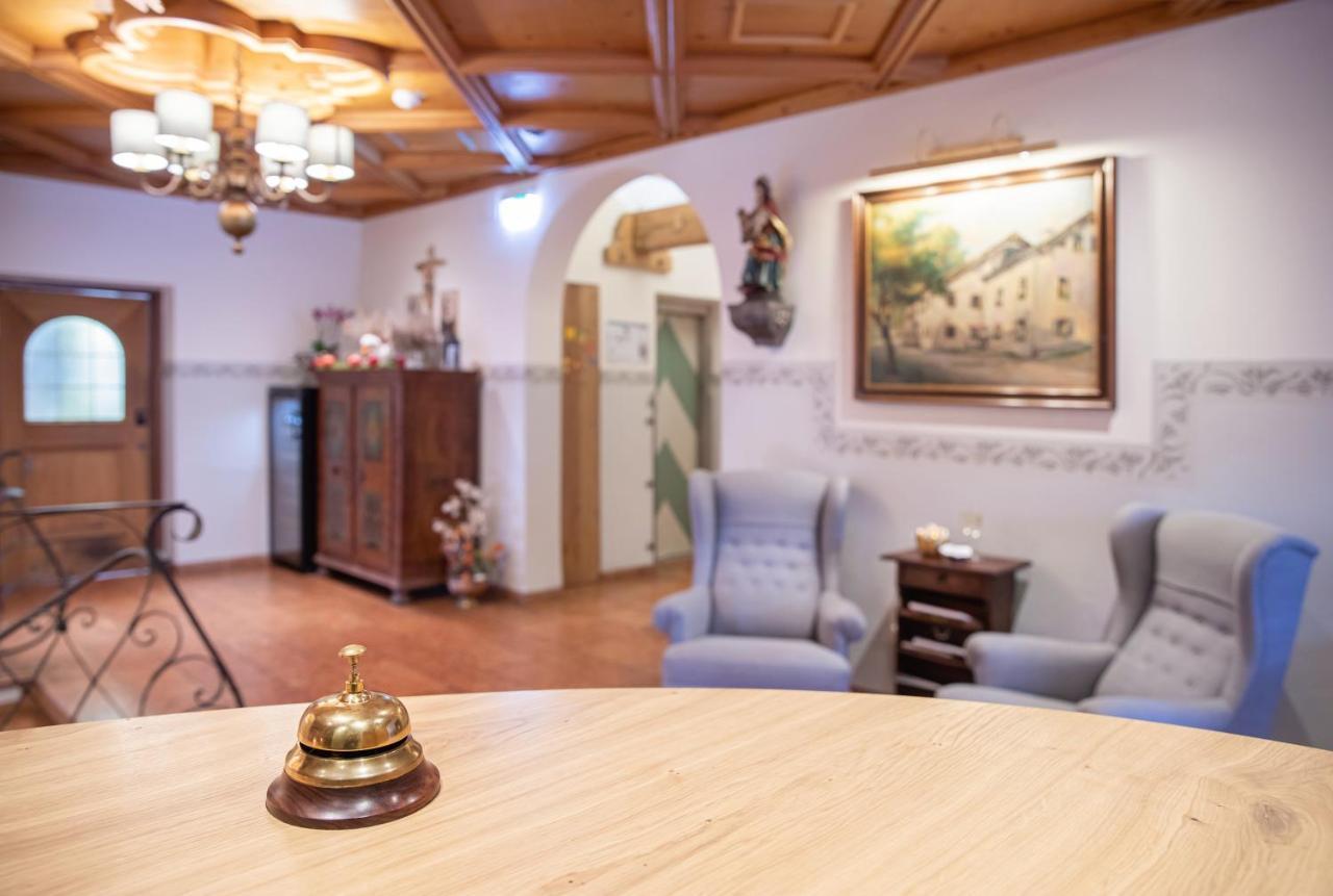 Hotel Gasthof Zum Kirchenwirt Puch bei Hallein Luaran gambar