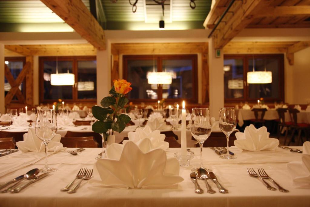 Hotel Gasthof Zum Kirchenwirt Puch bei Hallein Luaran gambar