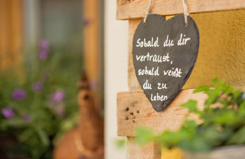 Hotel Gasthof Zum Kirchenwirt Puch bei Hallein Luaran gambar