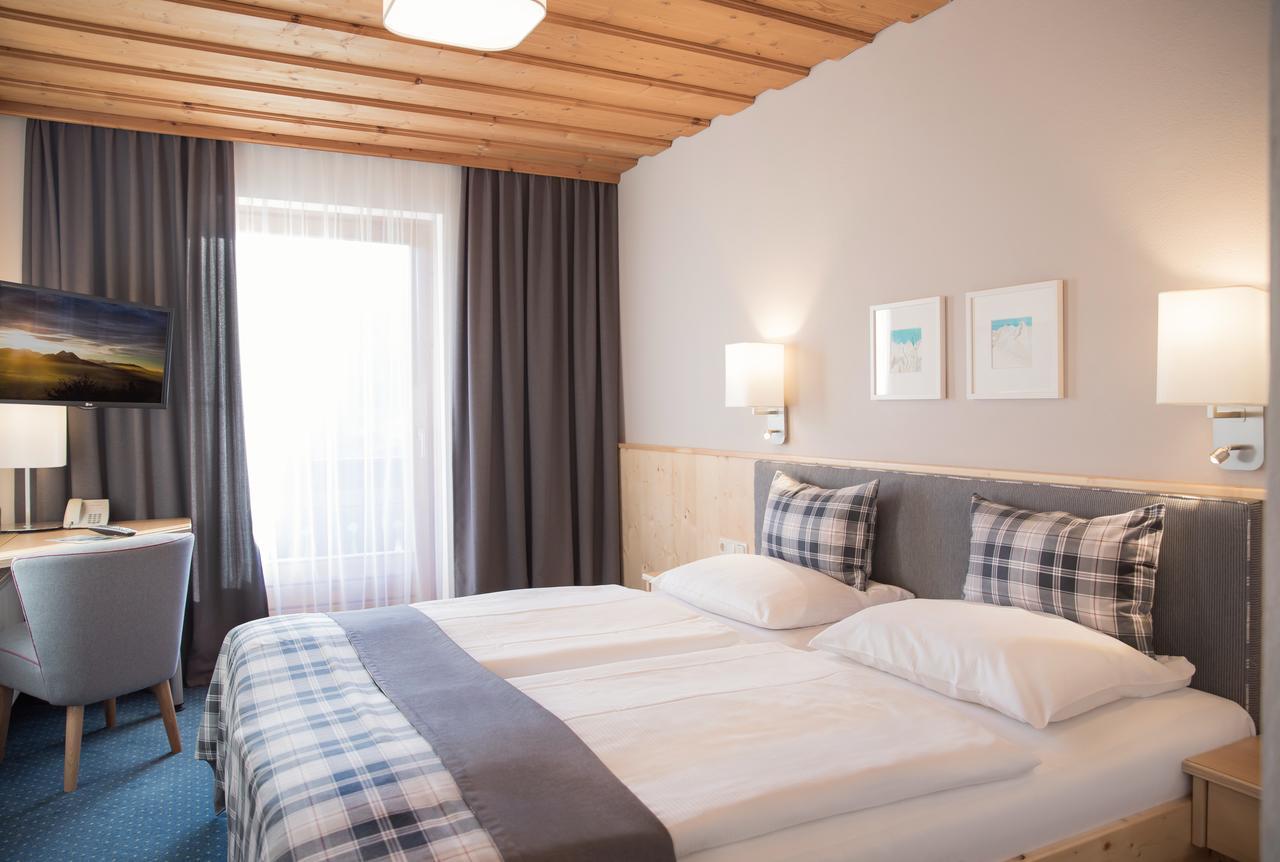Hotel Gasthof Zum Kirchenwirt Puch bei Hallein Luaran gambar