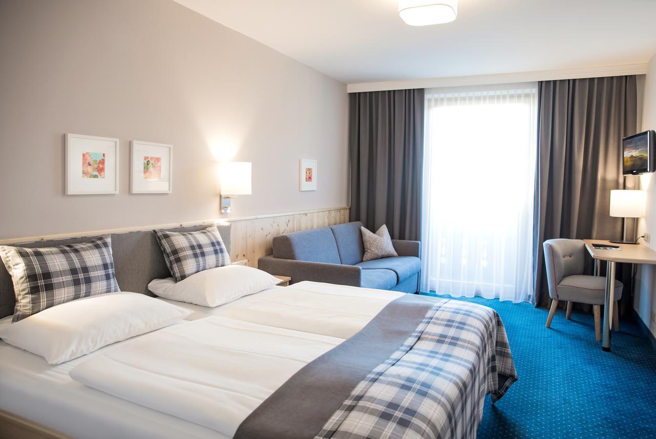 Hotel Gasthof Zum Kirchenwirt Puch bei Hallein Luaran gambar