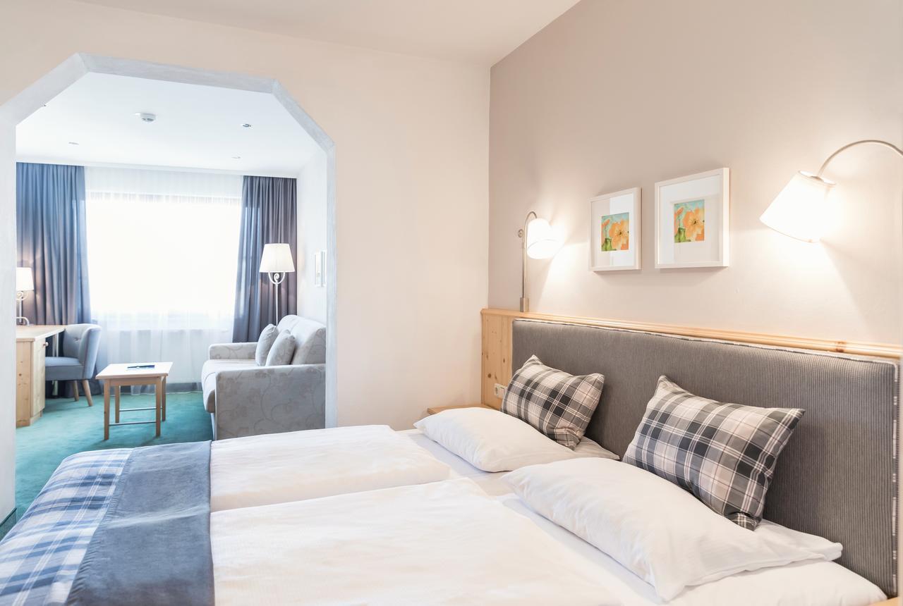 Hotel Gasthof Zum Kirchenwirt Puch bei Hallein Luaran gambar