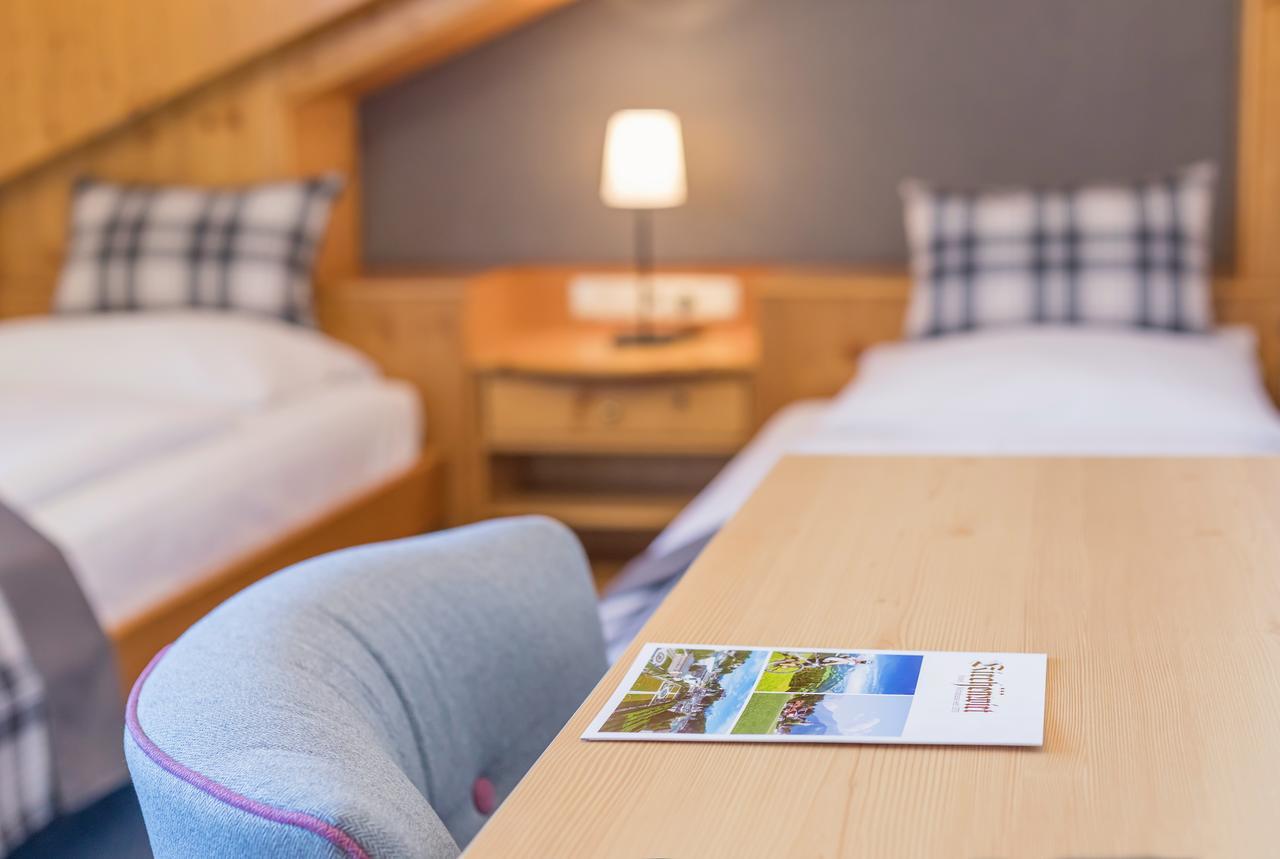 Hotel Gasthof Zum Kirchenwirt Puch bei Hallein Luaran gambar